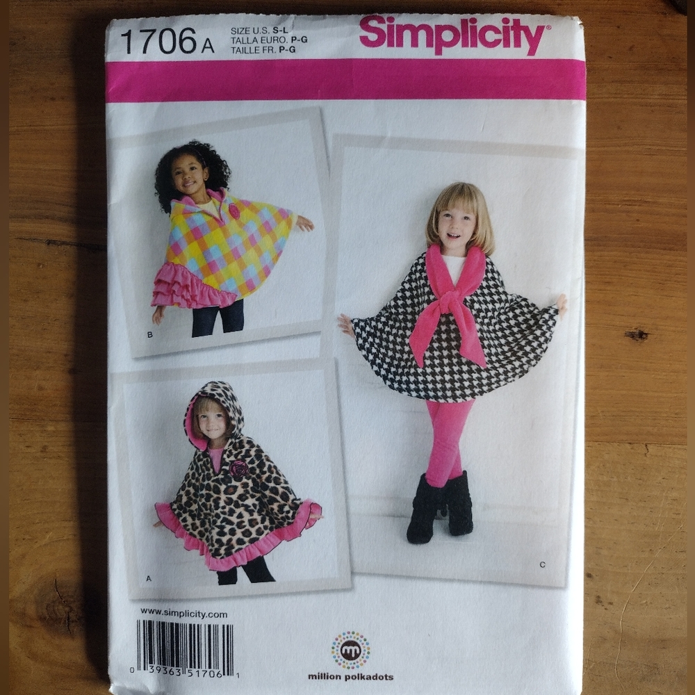 Simplicity Childs Fleece Capes Pattern